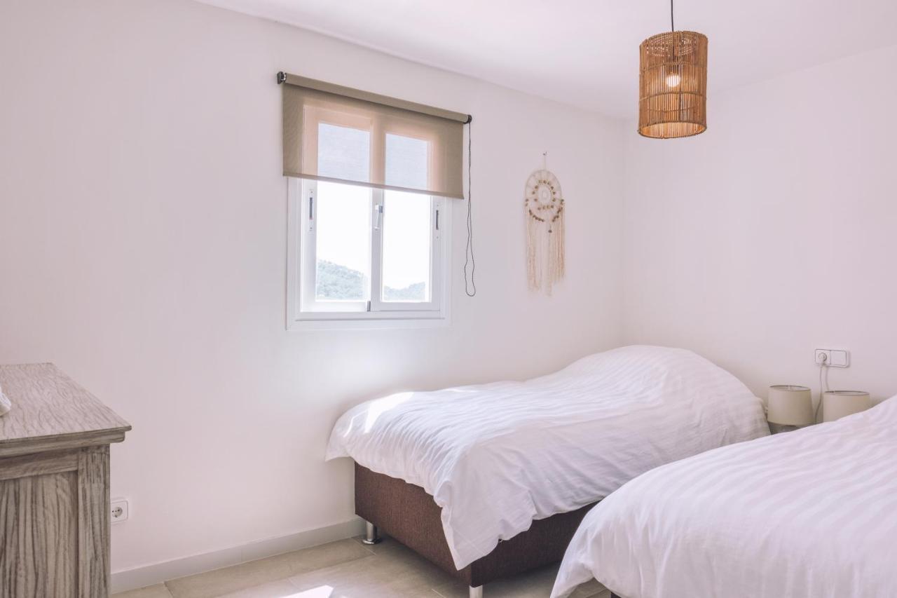 Apartamentos Catharina Maria Cala Llonga  Eksteriør bilde